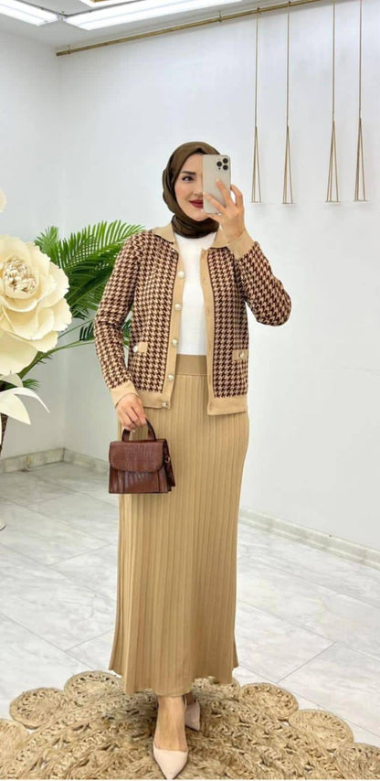 الطقم المكون من قطعتين