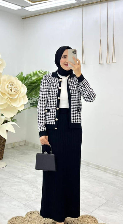 الطقم المكون من قطعتين