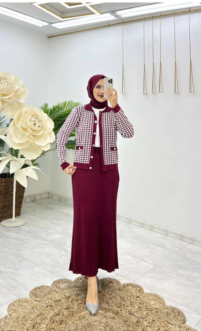 الطقم المكون من قطعتين